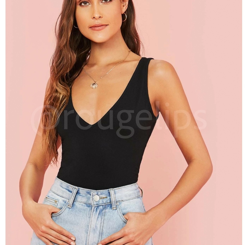 Casual Black Deep V Neck Tank Top V-Back